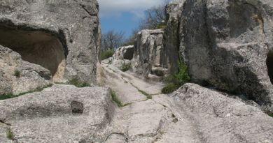 Экскурсия из Евпатории: Эски Кермен – бисерный храм – Качи Кальон – Таш Аи фото 5899