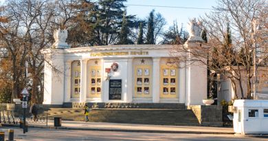 Экскурсии в `Доска почета на площади Нахимова` из Евпатории
