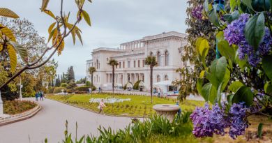 Экскурсия из Евпатории: Романовская Ялта: Ливадийский дворец, Ласточкино г фото 9820 Экскурсия из Евпатории: Романовская Ялта: Ливадийский дворец, Ласточкино г фото 9820